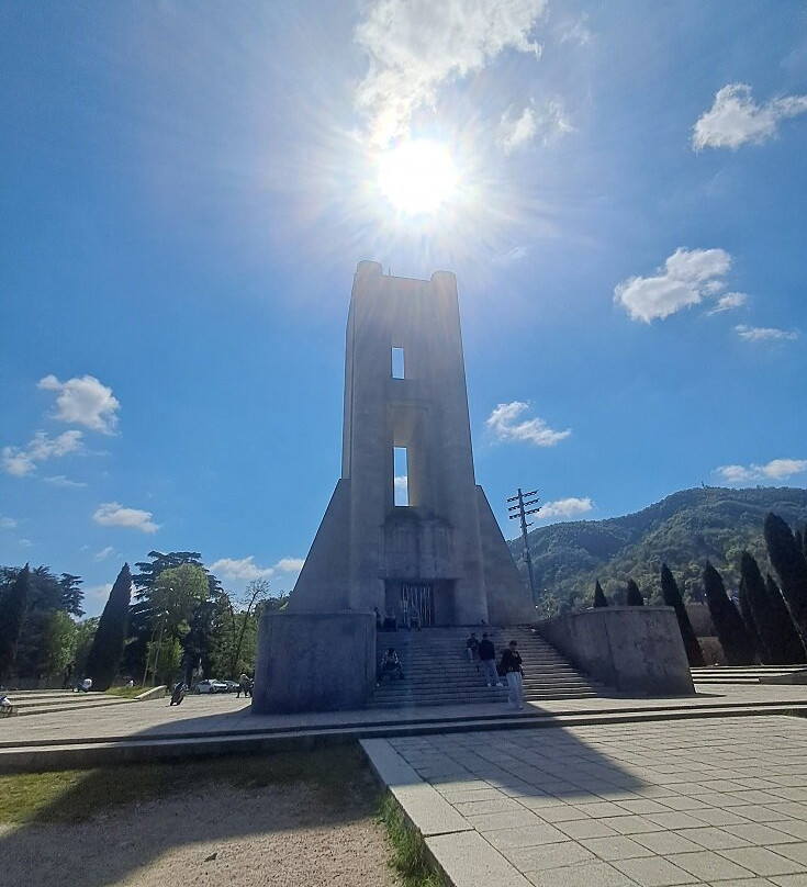Monumento Ai Caduti-科莫必去景点