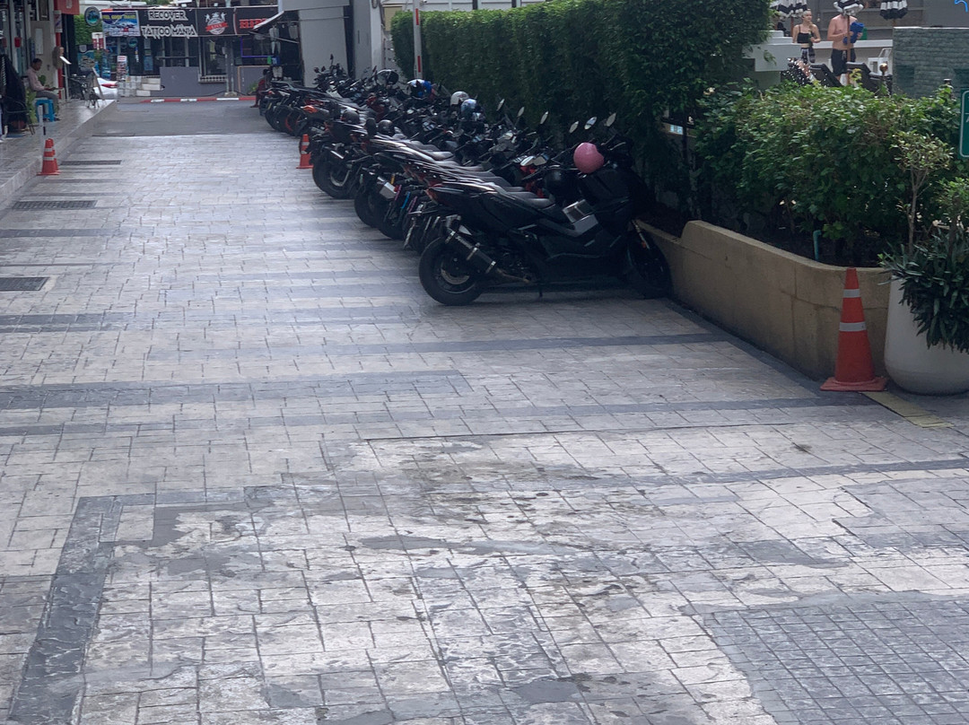 芭东阿马塔酒店主图