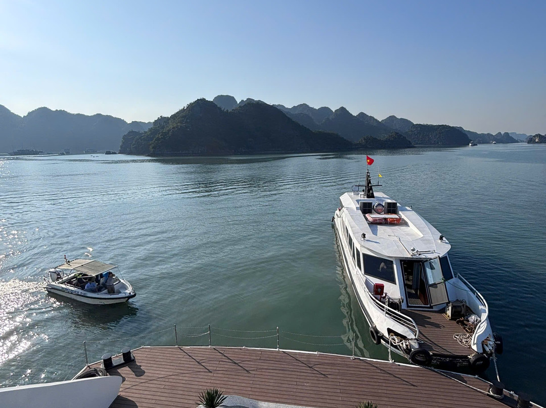 Diana Cruise-Ha Long City必去景点