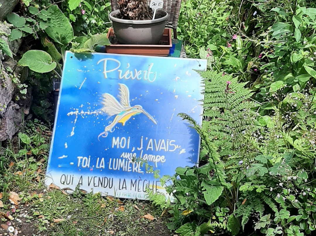 Jardins en Hommage à Jacques Prévert-Saint-Germain-des-Vaux必去景点