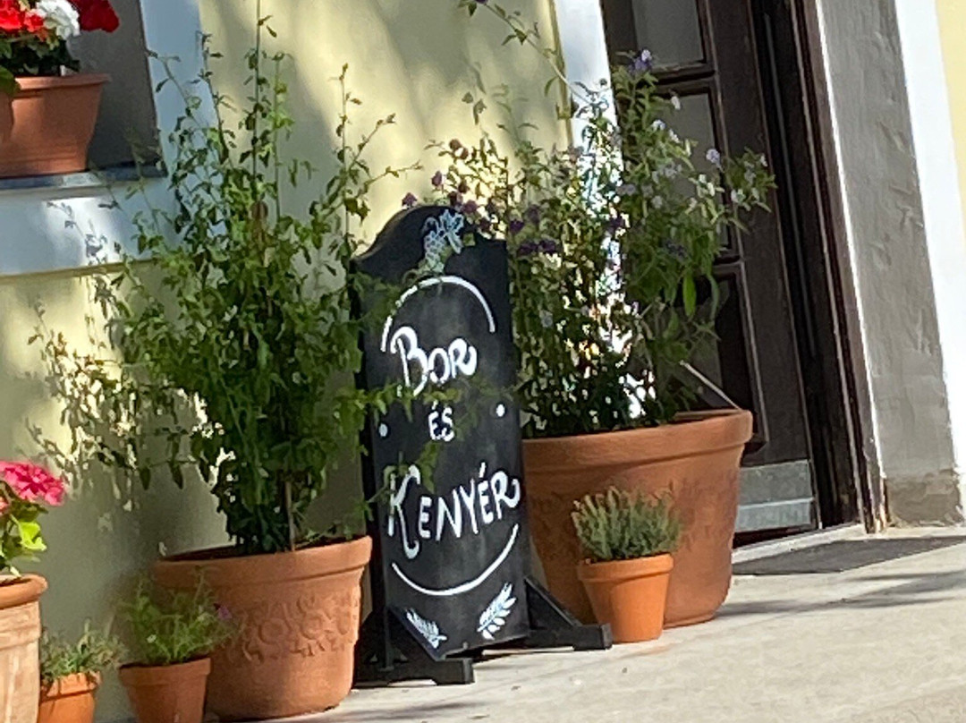 Bor es Kenyér