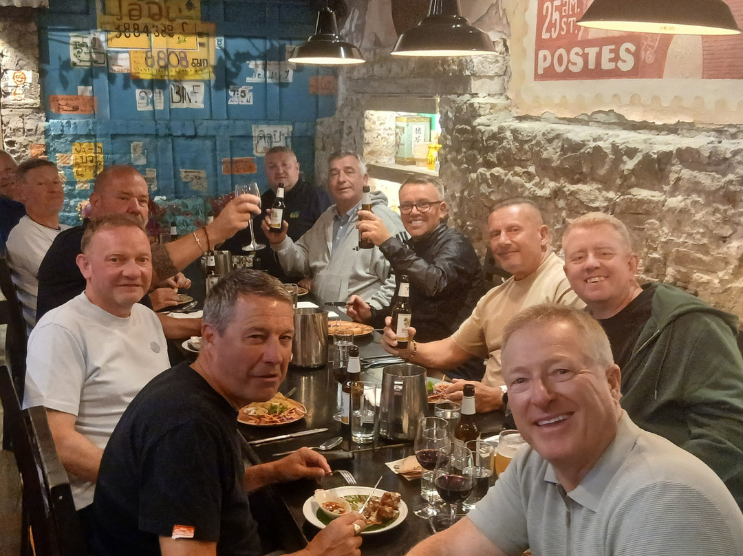 三叶草小屋酒店主图
