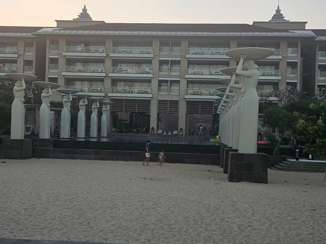 穆丽雅酒店主图