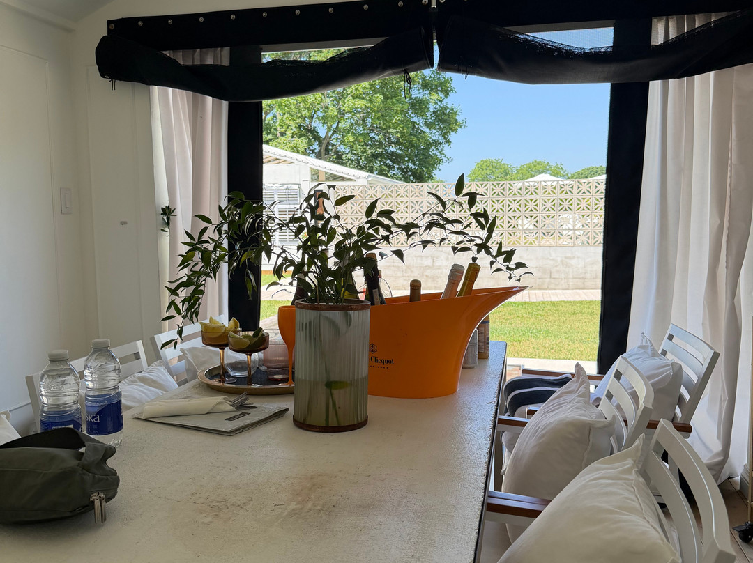 湖畔汽车旅馆主图