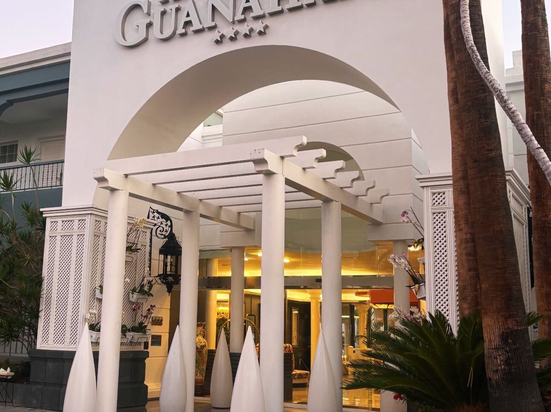 科隆瓜纳哈尼阿德里安酒店-限成人主图