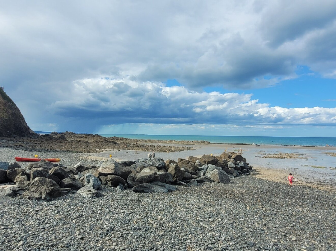 Rosaires Beach-Plerin必去景点