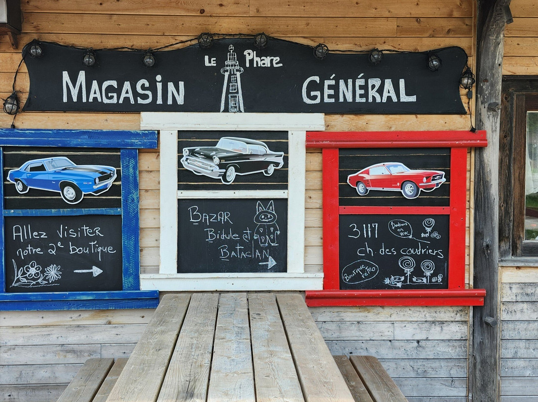 Le Phare, magasin général
