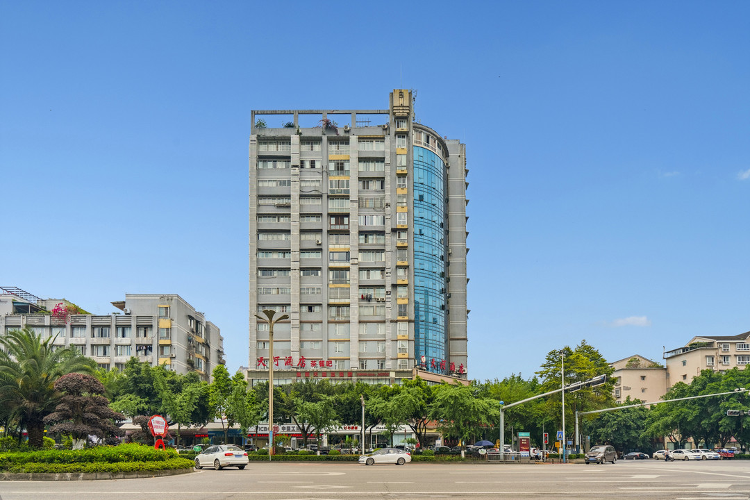 天河酒店(泸州高铁站西南商贸城店)主图