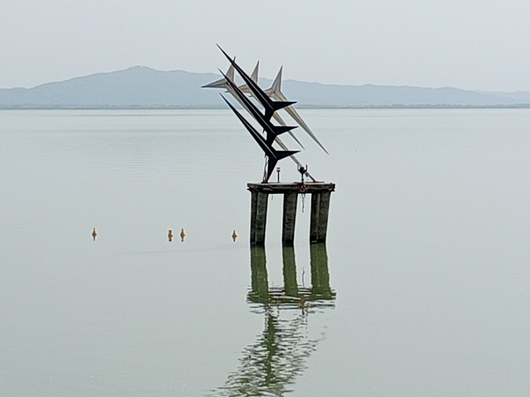 Monumento Ai Caduti Scuola Allievi Piloti Di Idrovolanti Dell’Esercito-Passignano sul Trasimeno必去景点