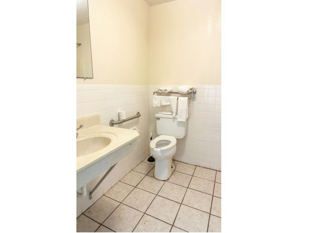 Super Inn & Suites By Oyo Milledgeville
