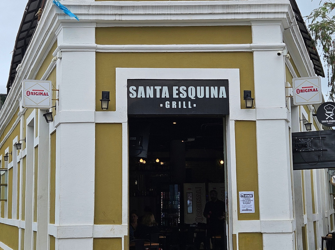 Santa Esquina Grill