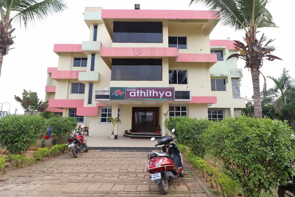 OYO 30338 Hotel Athithya