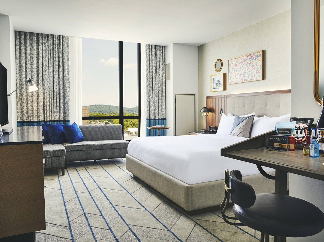 The Draftsman, Autograph Collection主图