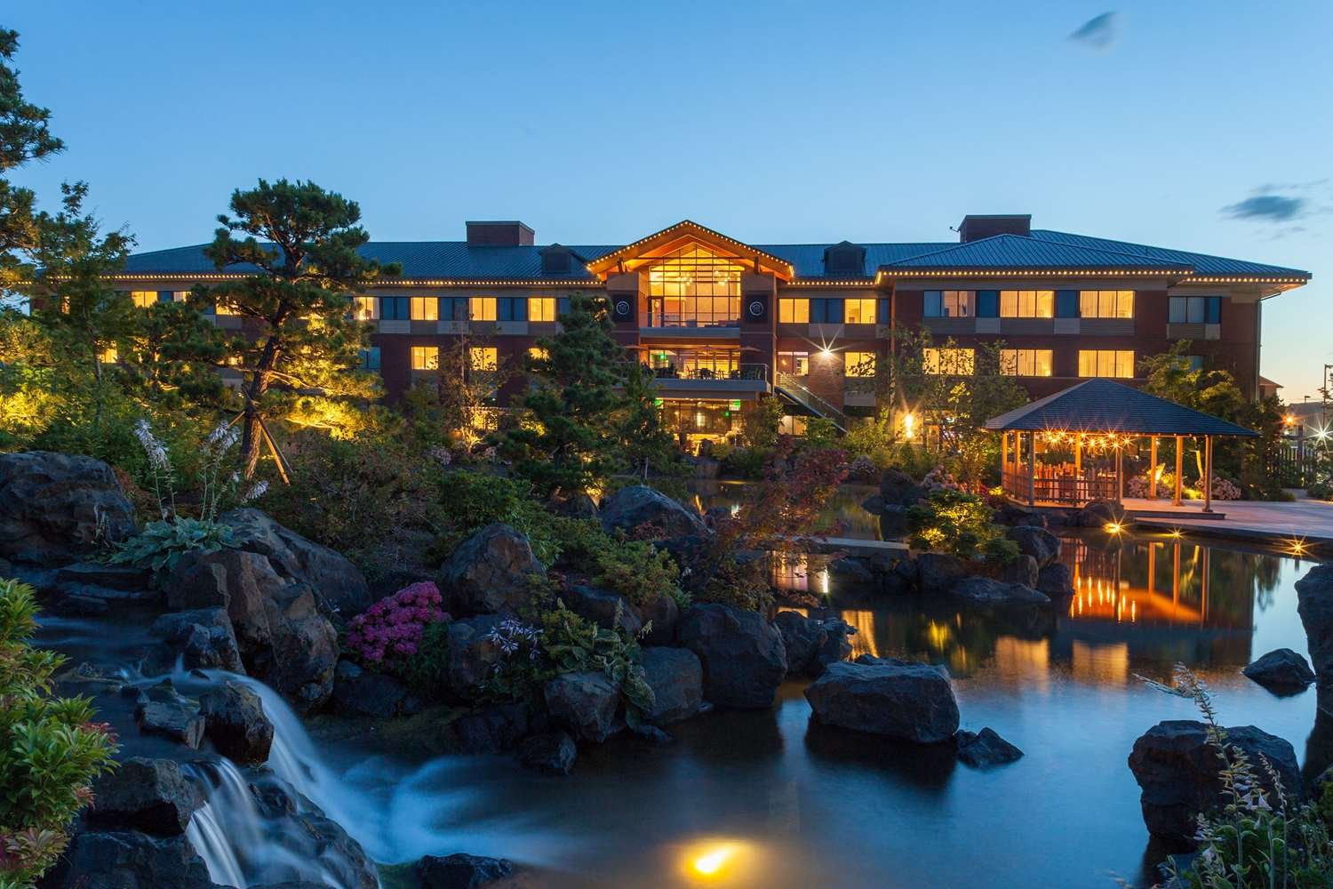 Best Western Premier Boulder Falls Inn-官方