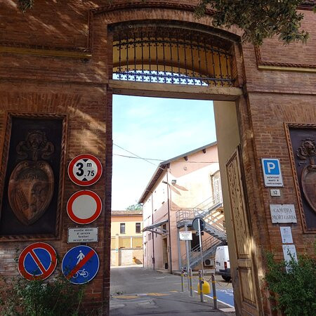Ospedale di Santa Maria della Scaletta - Ospedale Vecchio-伊莫拉必去景点
