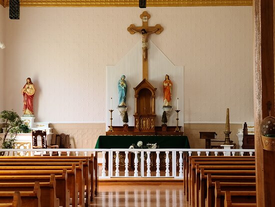 St. Ignatius Church and Cemetery景点图片