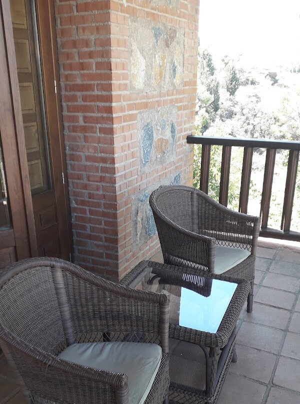 帕拉多托莱多酒店主图