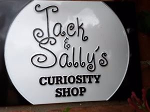Jack and Sallys Curiosity Shop景点图片