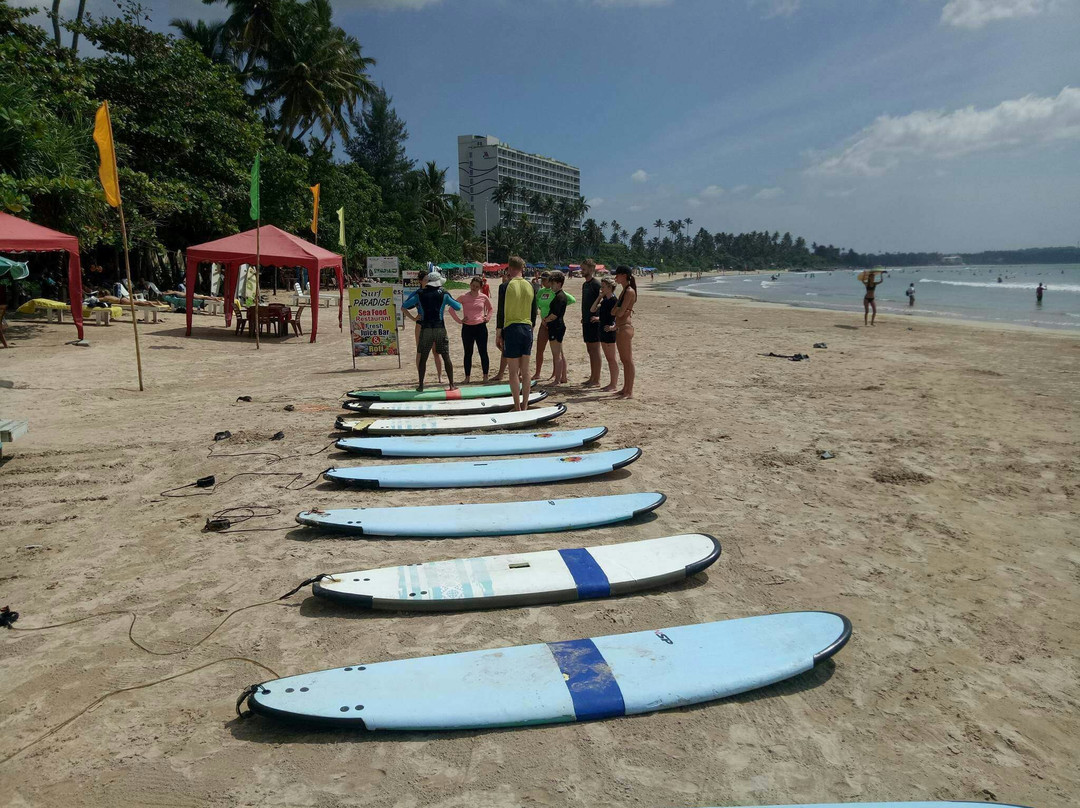 Blue Wave Surf School-瓦勒迦玛必去景点