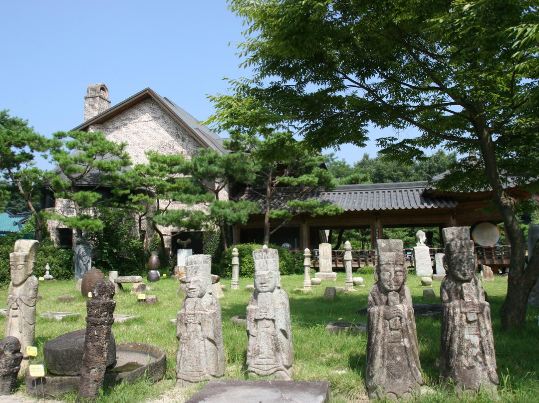 骊州郡旅游景点-莫加佛教博物馆