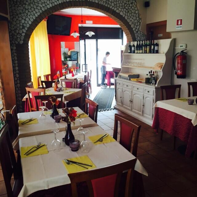 Bizzozero餐馆和美食-La Piazzetta