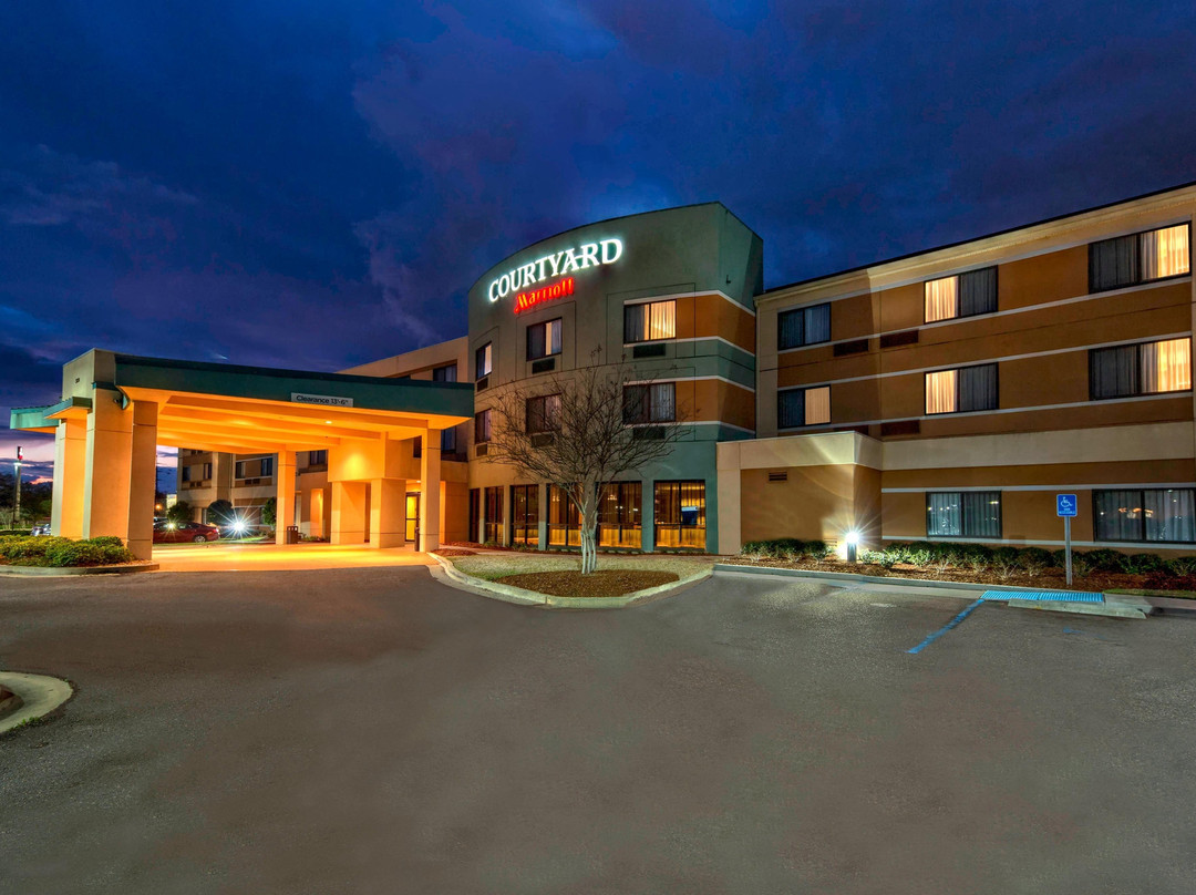 亚历山大万怡酒店主图