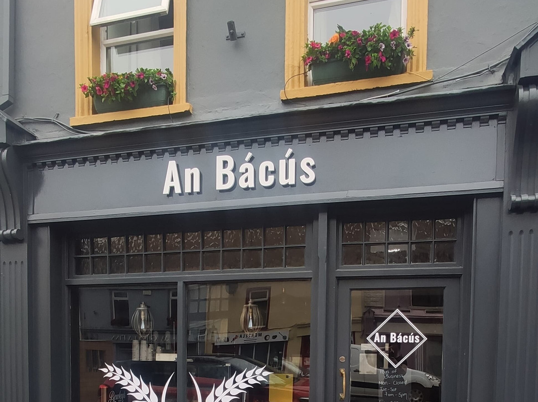 An Bácús