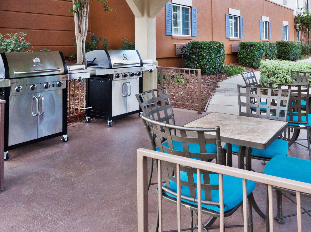 Candlewood Suites Eastchase Park By IHG主图