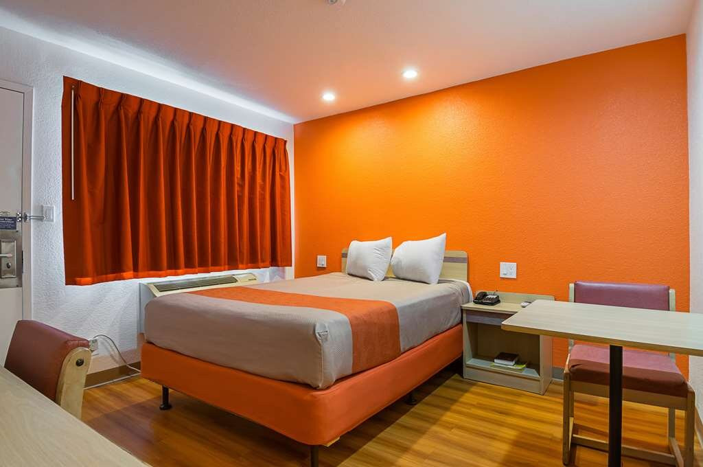 Motel 6 Lost Hills主图