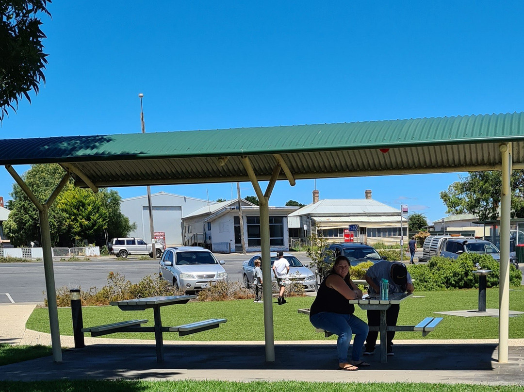 Lake Bolac Information & Business Centre-Lake Bolac必去景点