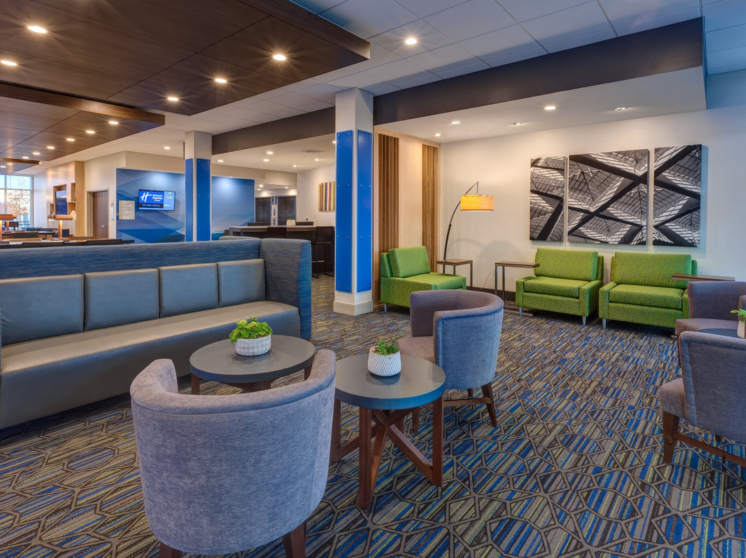 Holiday Inn Express & Suites Eau Claire West I-94 by IHG主图