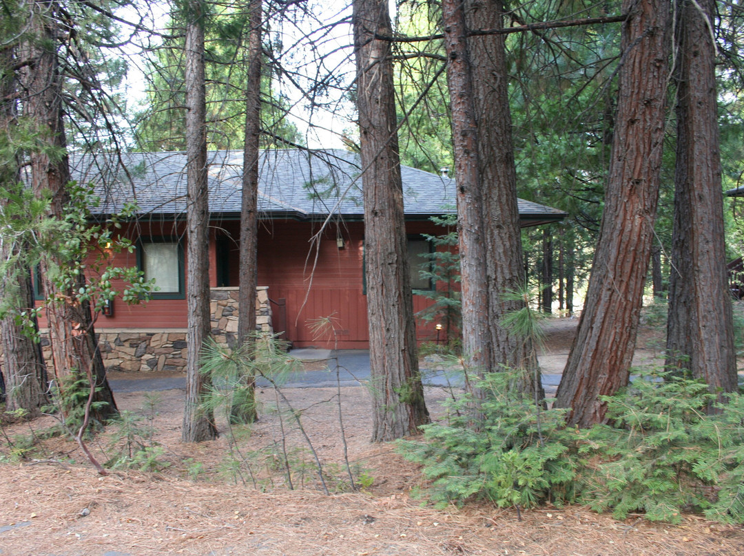 沙斯塔山度假酒店主图