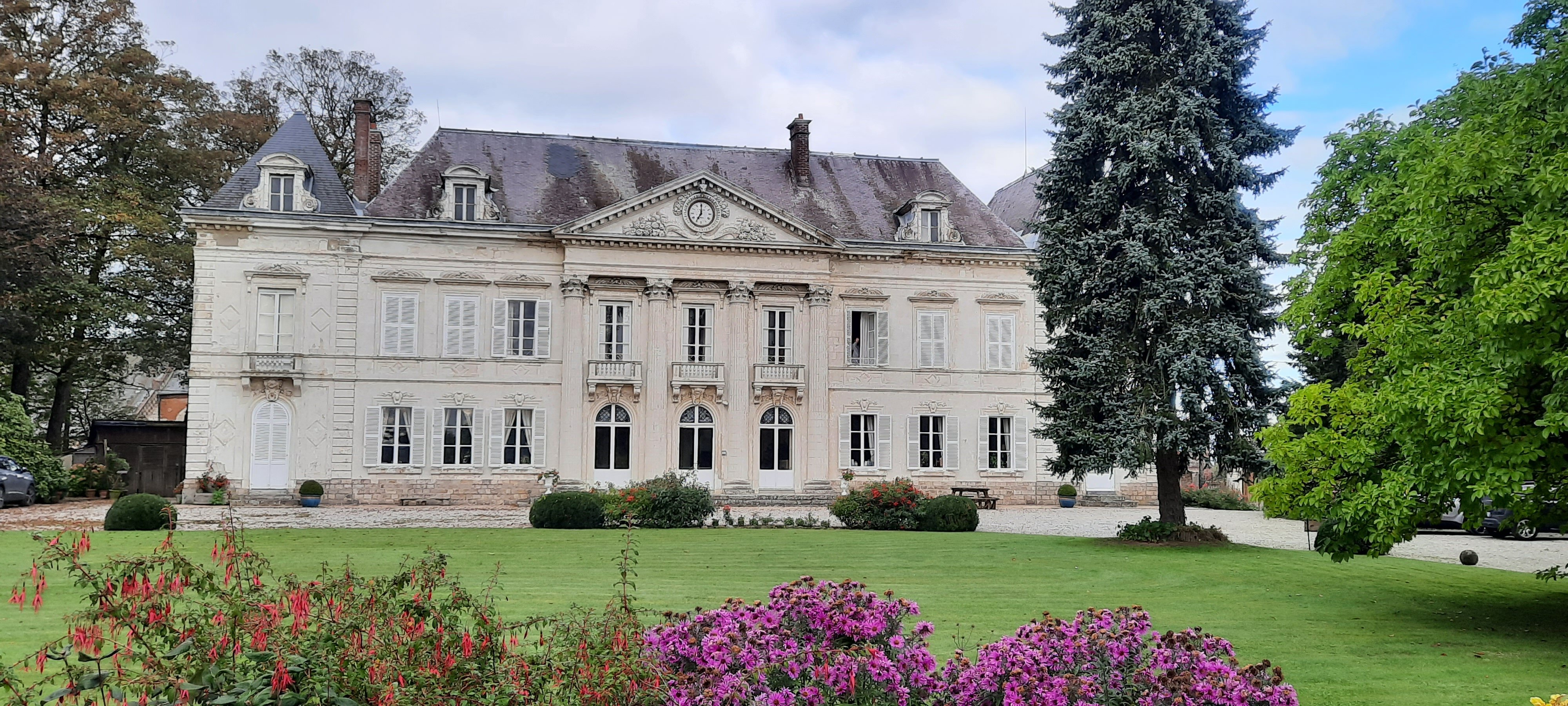 Chateau de Saulty-官方
