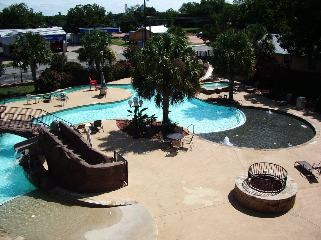 Holiday Inn Express & Suites Fredericksburg By IHG主图