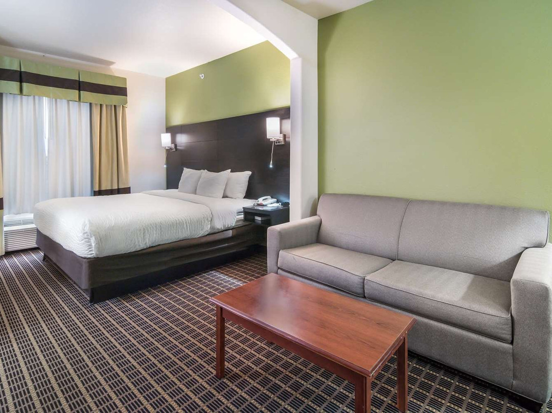 Clarion Inn and Suites Weatherford主图