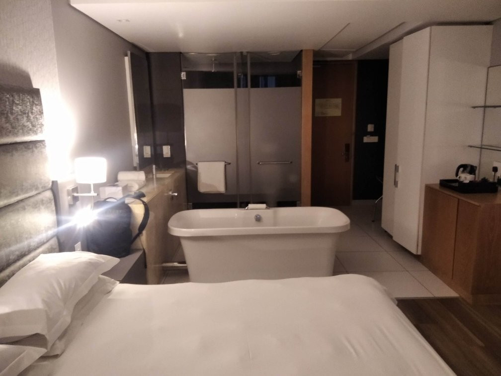 AHA Gateway Hotel主图