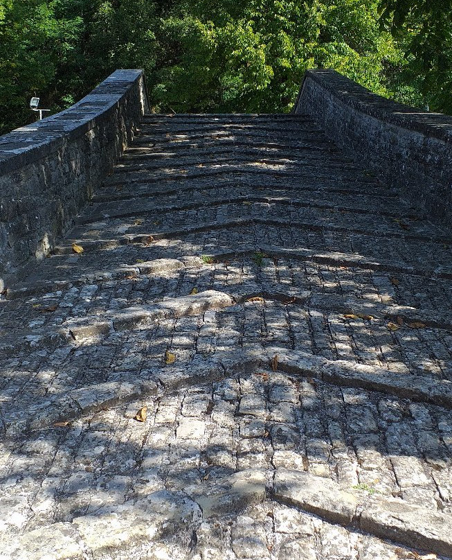 Ponte Medievale-Apecchio必去景点