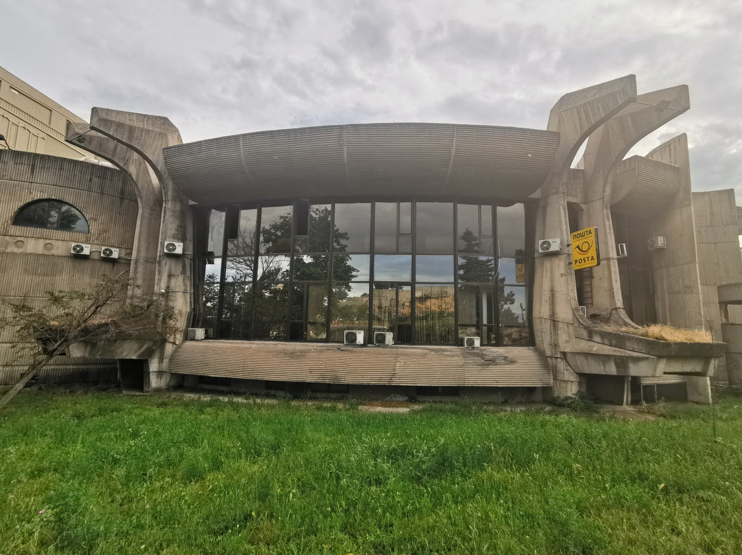 Skopje's Brut Tour on bikes-斯科普里必去景点