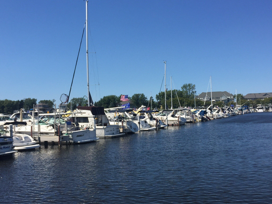 Oselka Marina-New Buffalo必去景点