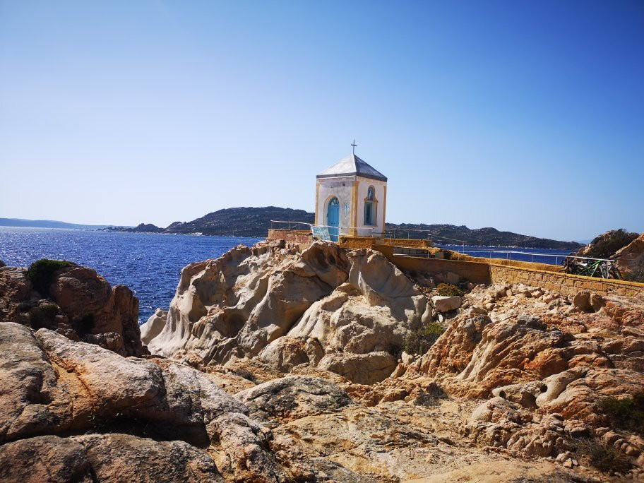 Spiaggia Cala Francese-拉马达莱娜必去景点