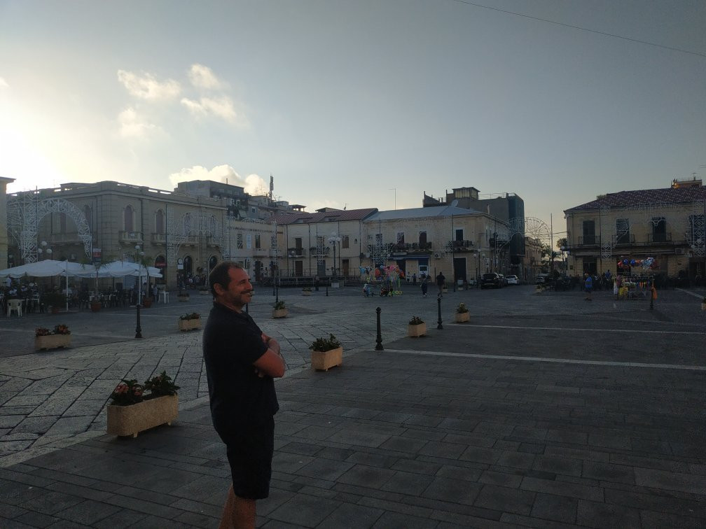 Piazza I Maggio-Palmi必去景点