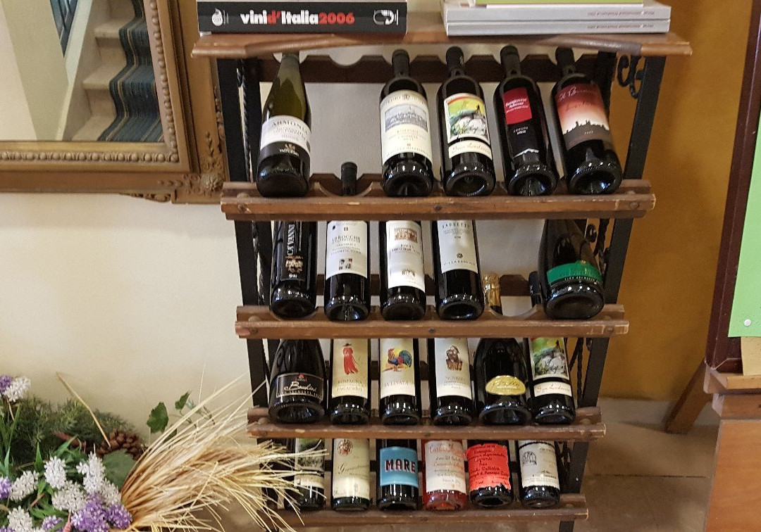 瓦尼酒店主图
