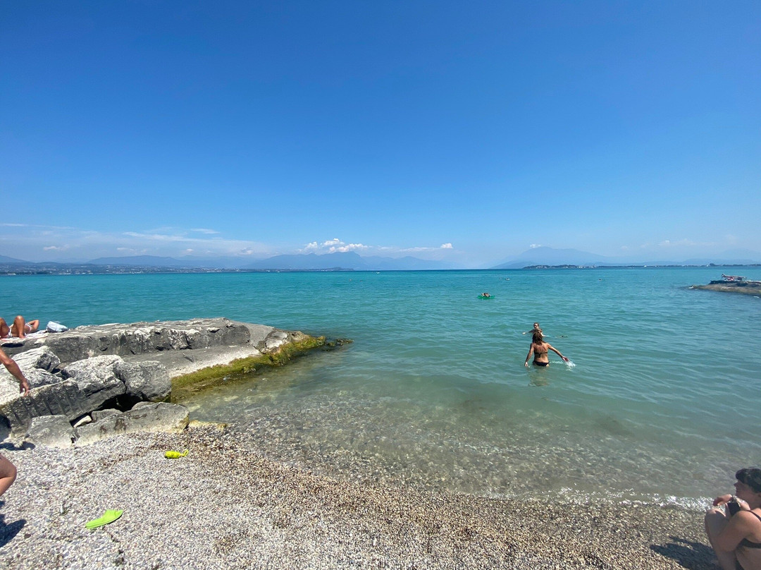 Spiaggia Rivoltella-代森扎诺-德尔加达必去景点