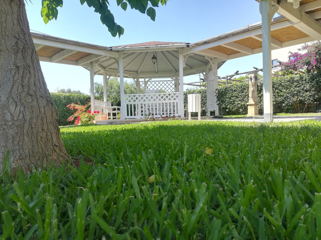 蒙特卡里尼酒店主图