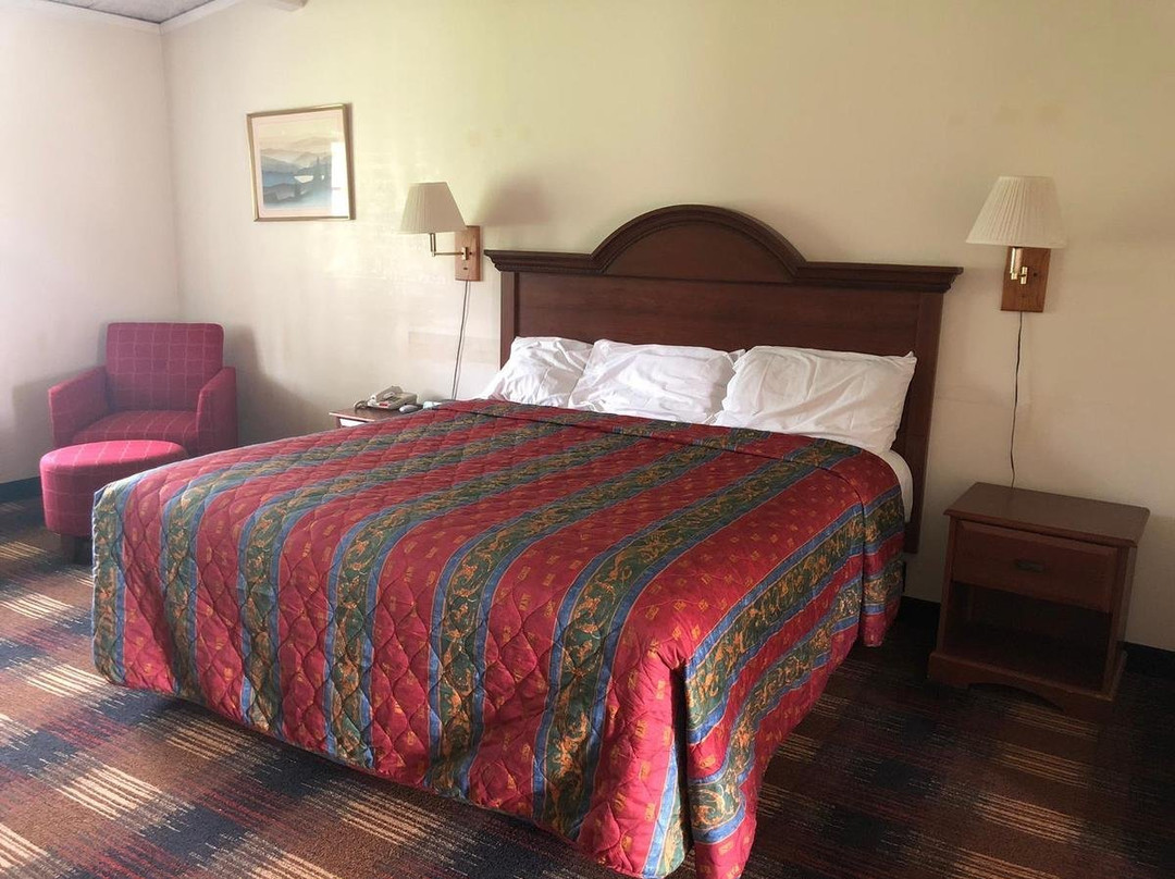 锡拉丘兹机场红地毯旅店主图