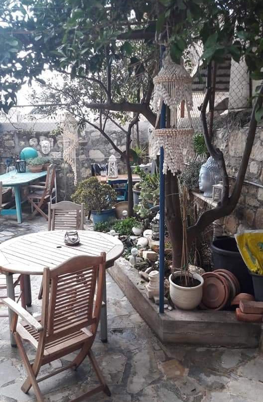 J & J Art Works Gallery-Tala必去景点