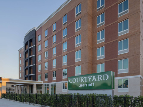 Courtyard by Marriott New York Queens/Fresh Meadows主图