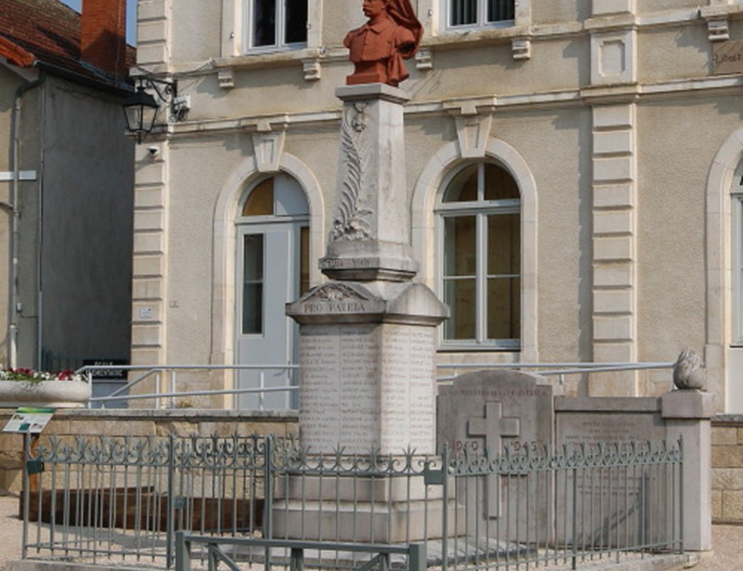 Monument aux morts de 14-18 de Rully景点图片