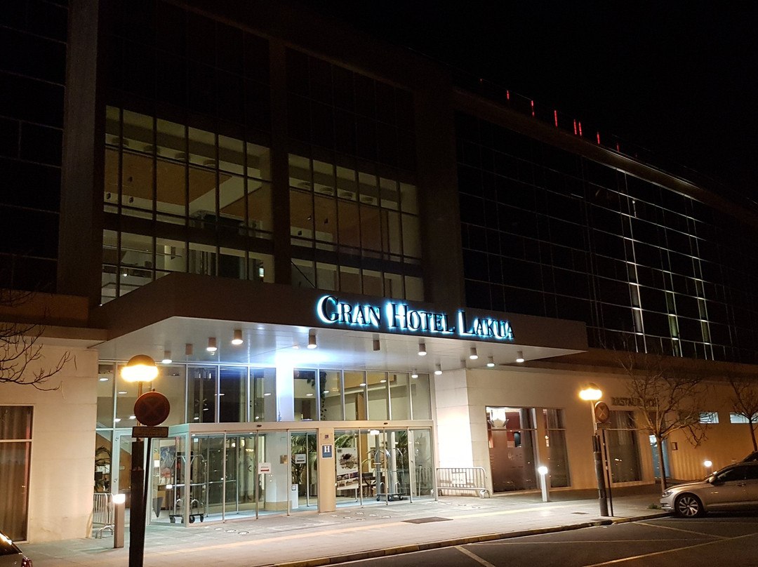 拉库阿大酒店主图