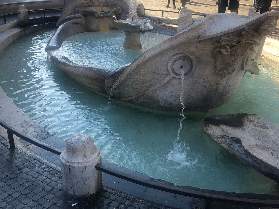 巴尔卡奇亚喷泉景点图片